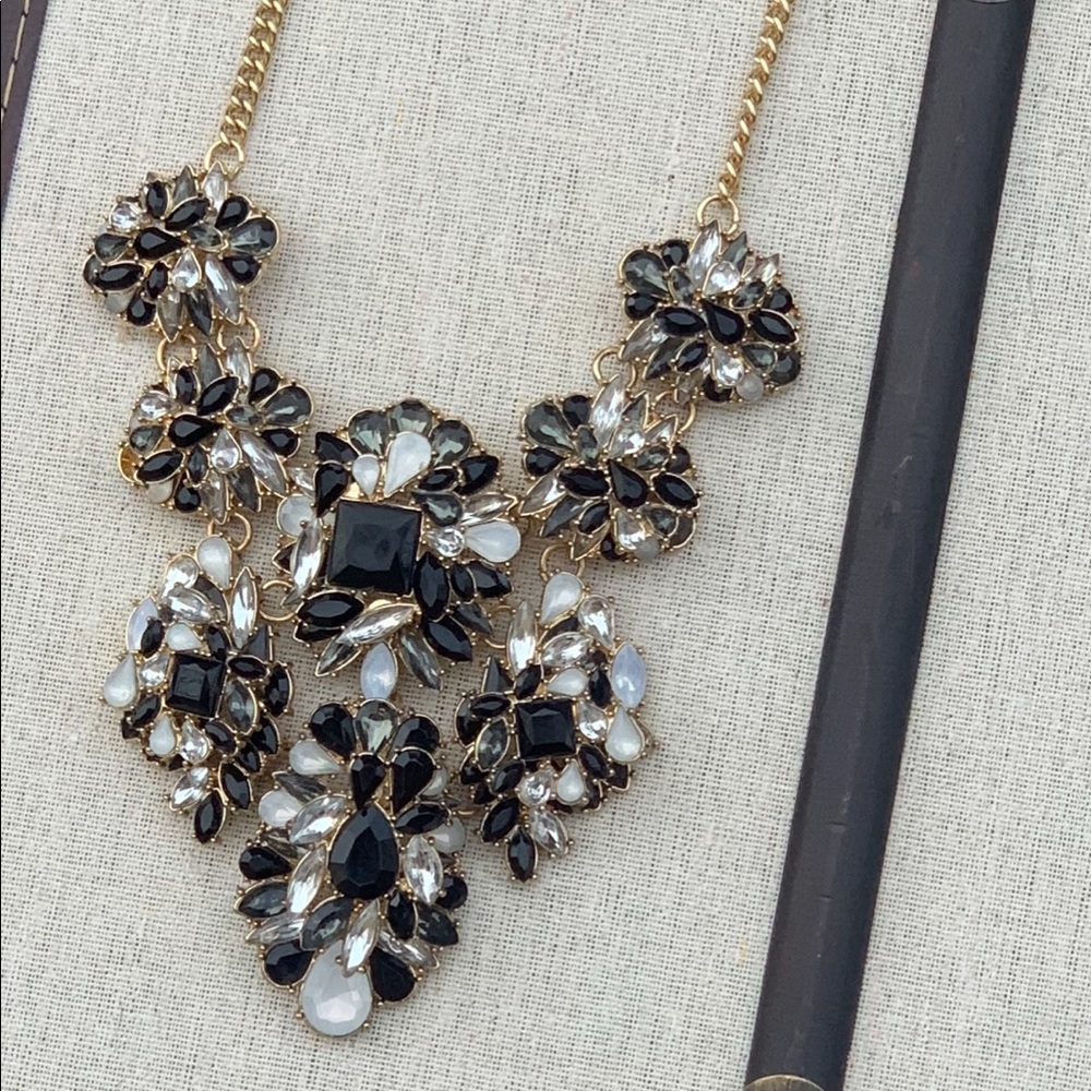 Statement necklace